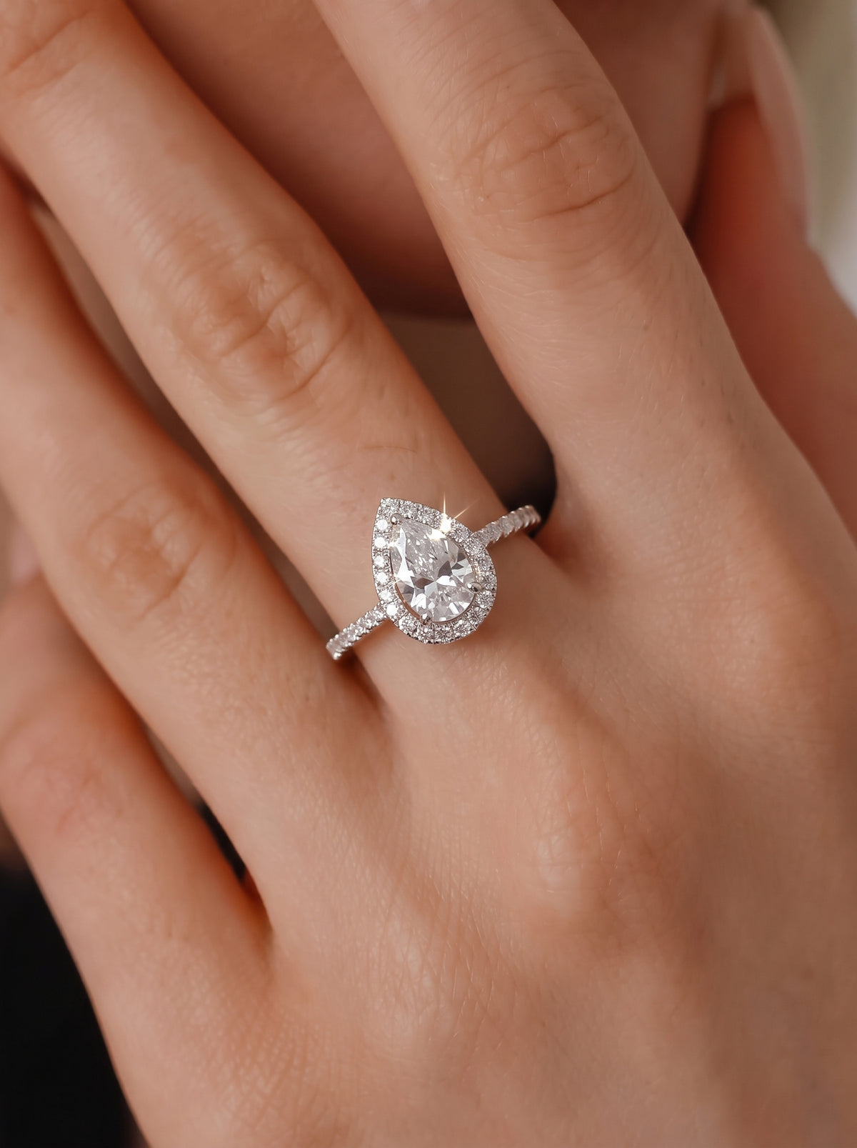 Étoile Pear Ring