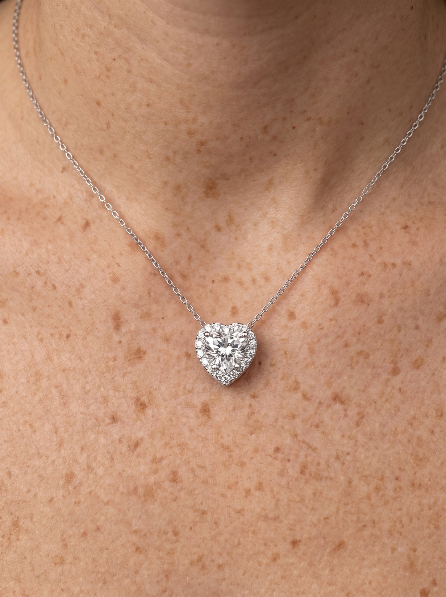 Amour Lumière Necklace