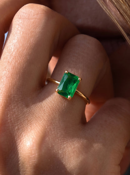 Emerald Prestige Ring