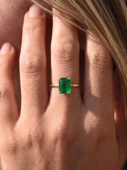 Emerald Prestige Ring