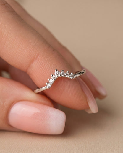 Soft Aura Curved Ring