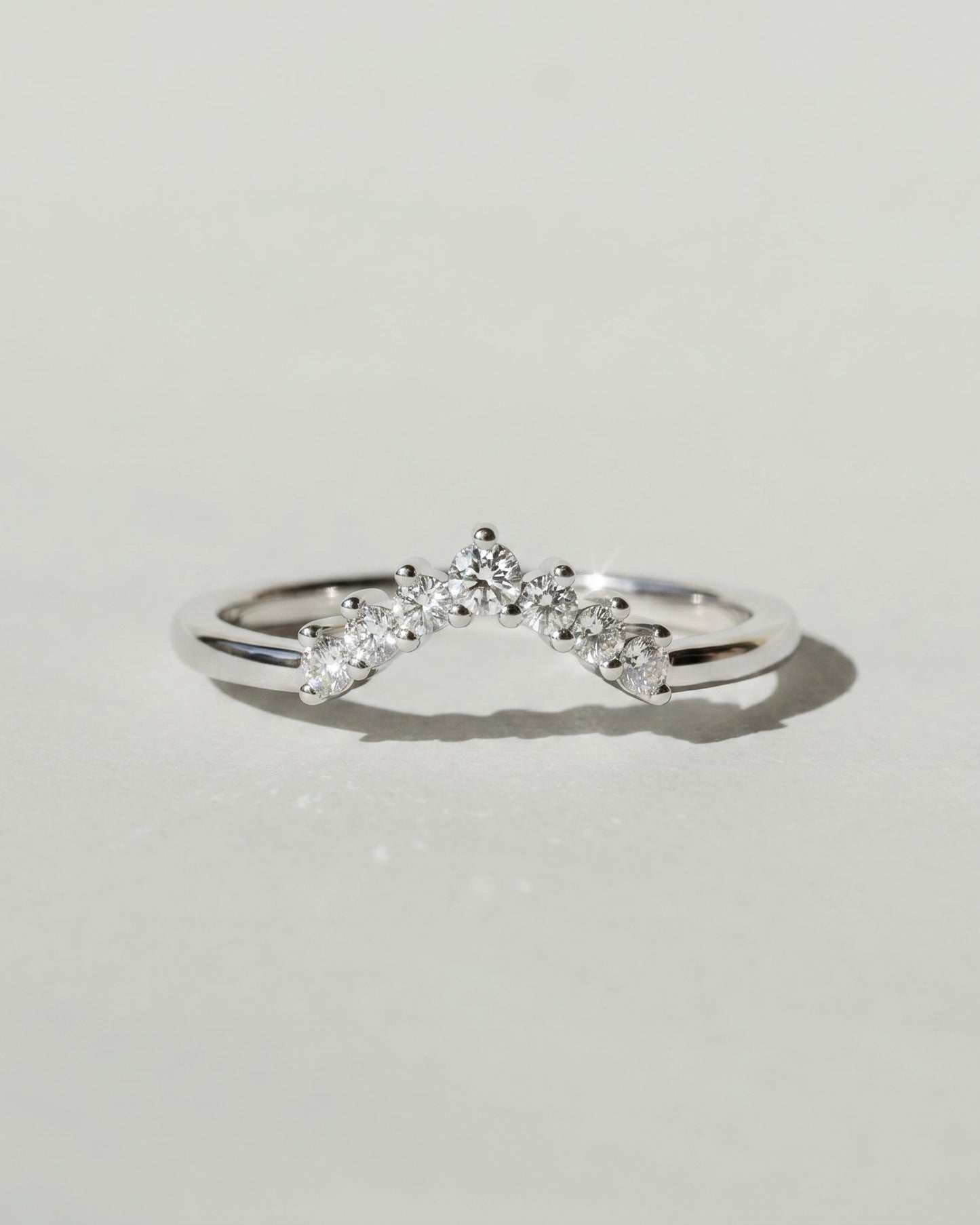Soft Aura Curved Ring