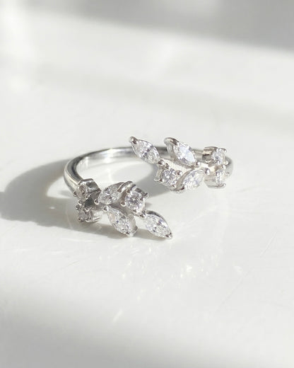 Dazzle Leaf Adjustable Ring