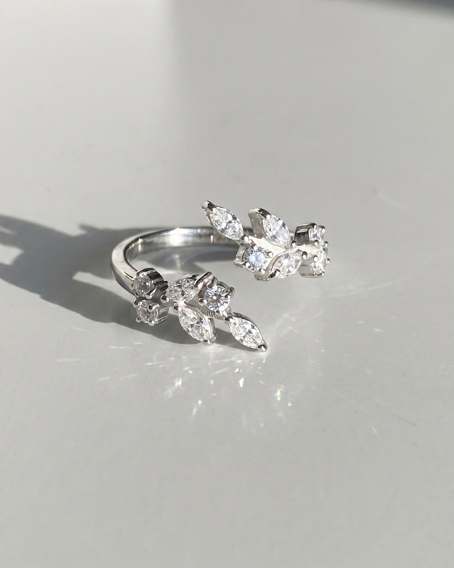 Dazzle Leaf Adjustable Ring