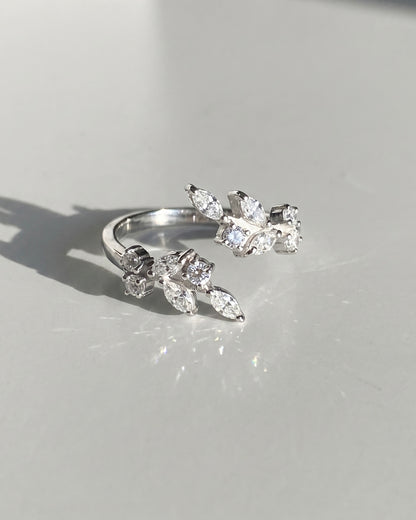 Dazzle Leaf Adjustable Ring