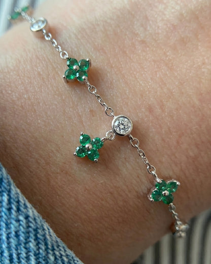5 Dazzle Green Flowers Bracelet