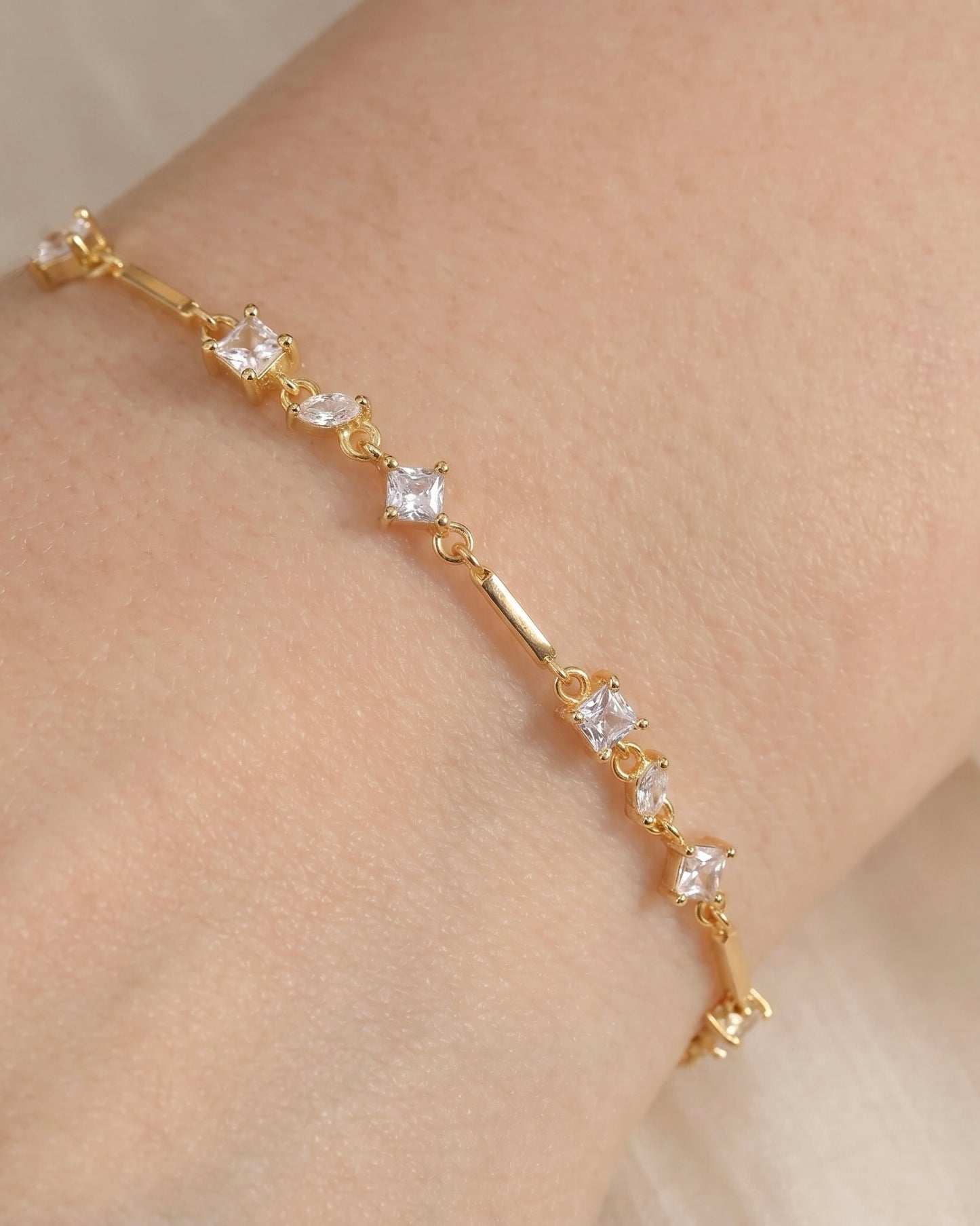 Fizzy Zircon Stones Bracelet Gold Plated