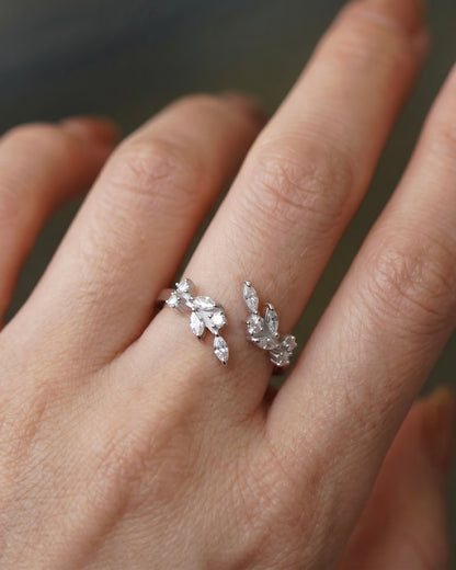Dazzle Leaf Adjustable Ring